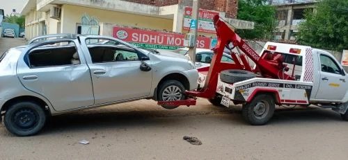 Accident car towing in Ibrahimpatnam